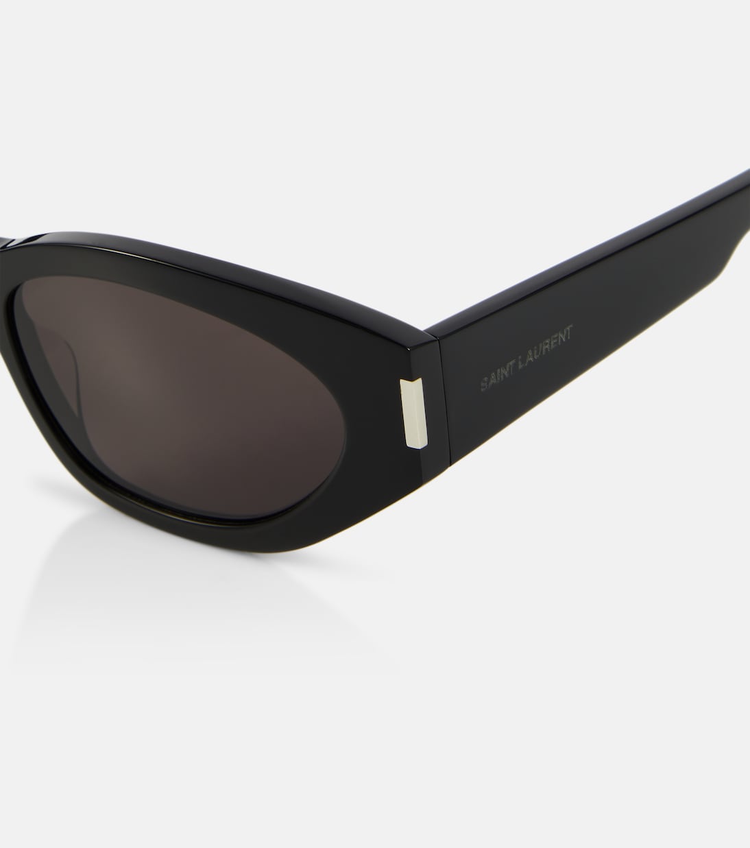 Occhiali da sole Saint Laurent SL 638 a forma di occhio di gatto per uno stile giovane e audace
