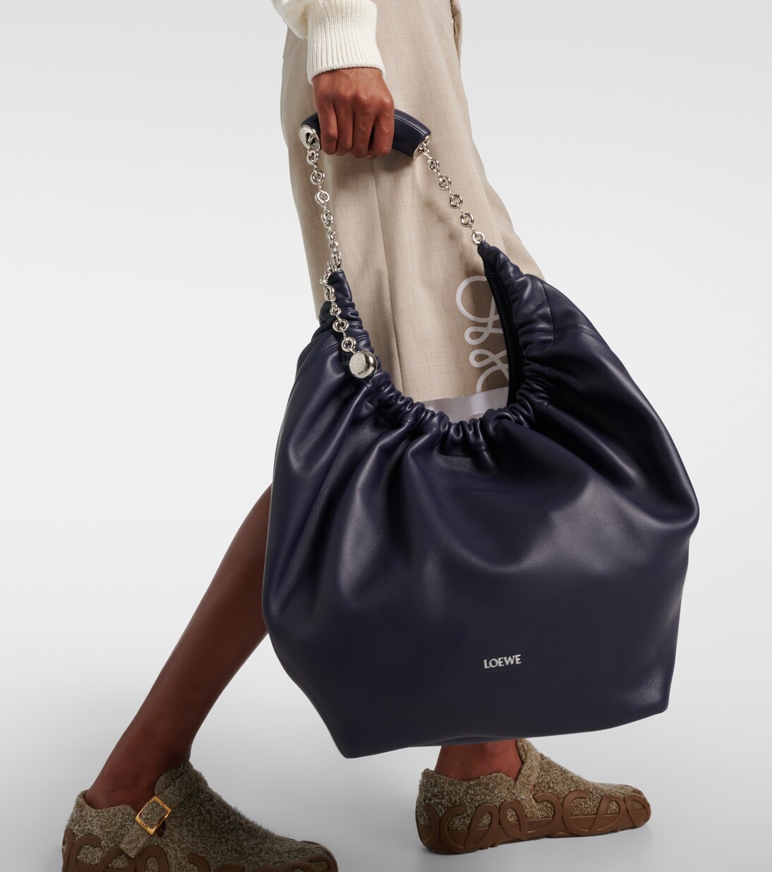 Squeeze Medium leather shoulder bag | Loewe