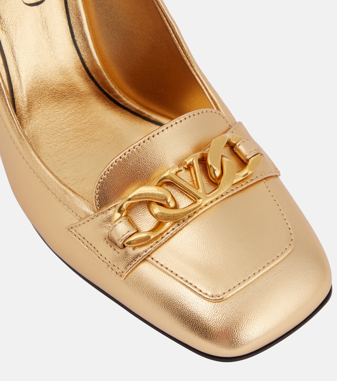 Escarpins VLogo Chain en cuir métallisé | Valentino Garavani
