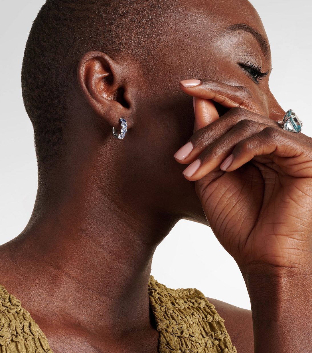 Boucles d'oreilles en or blanc 18 ct et saphirs | Bucherer Fine Jewellery