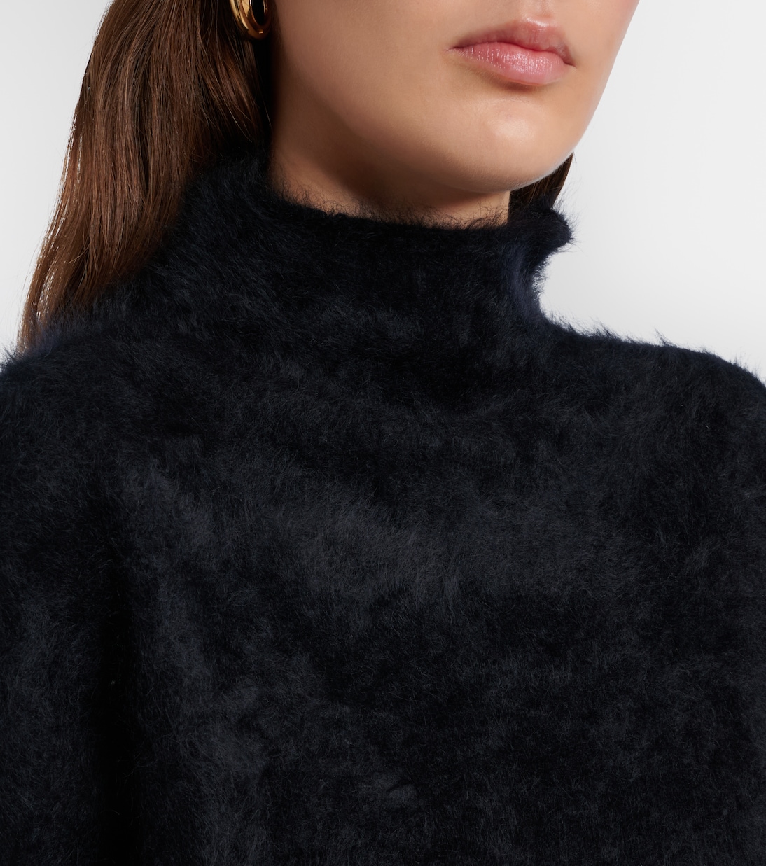 Cashmere sweater | Lisa Yang