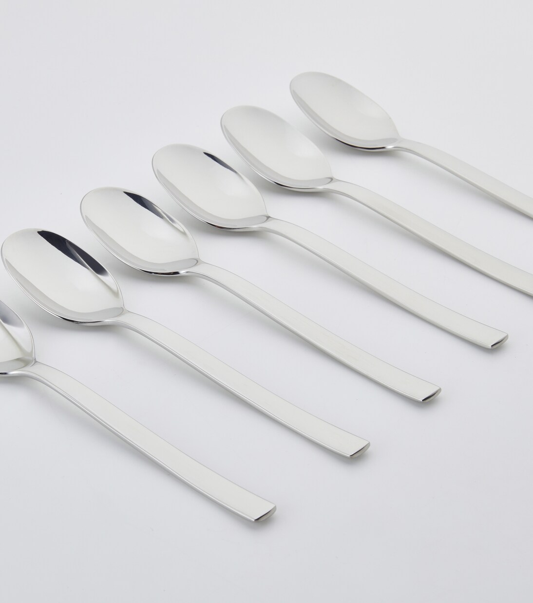 Ovale 24-piece utensils set | Alessi