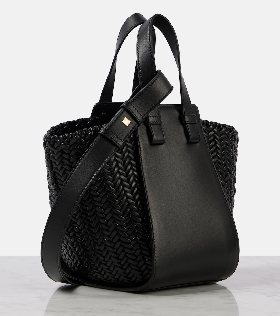 Tote Hammock Compact aus Leder | Loewe