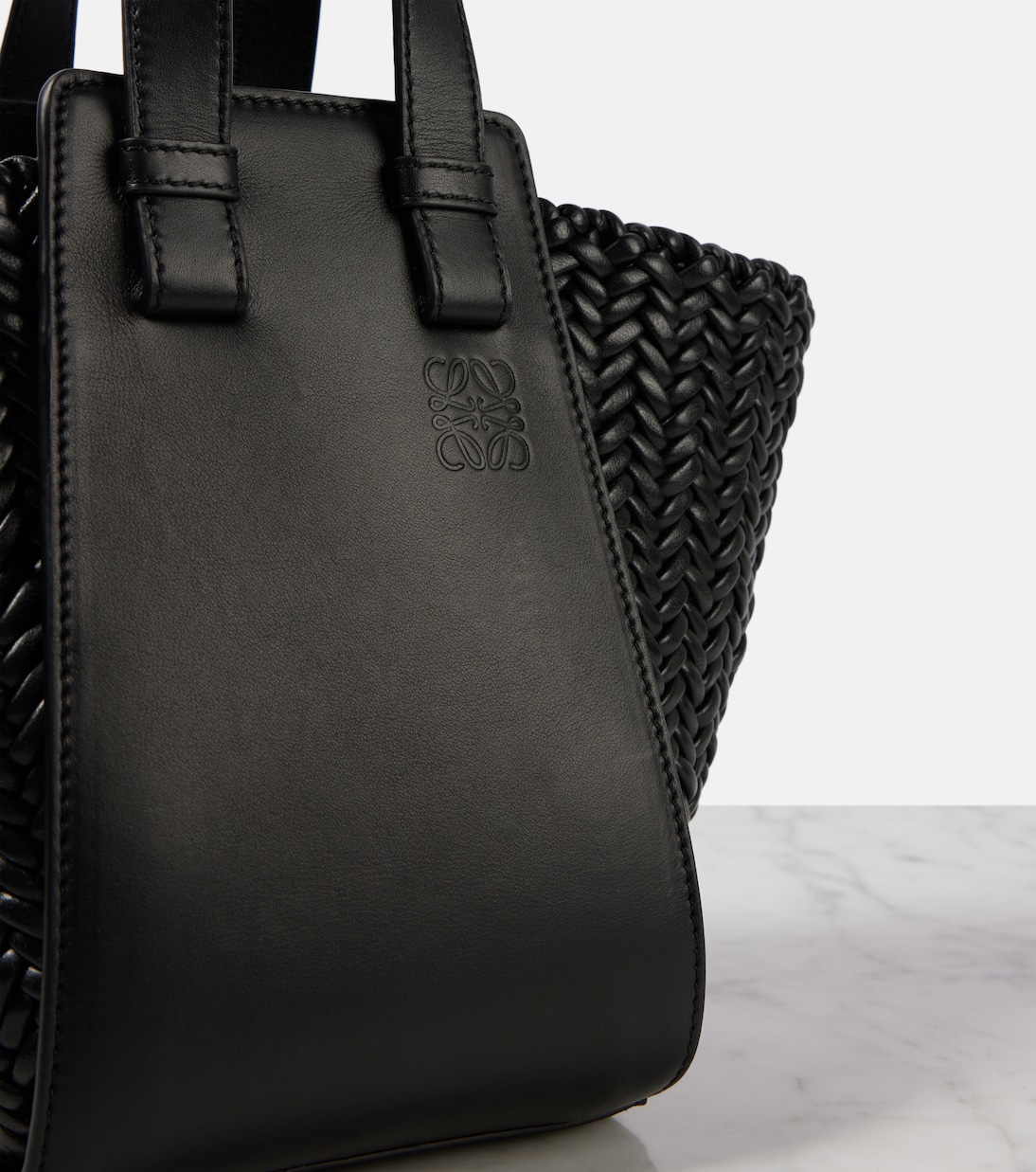 Tote Hammock Compact aus Leder | Loewe