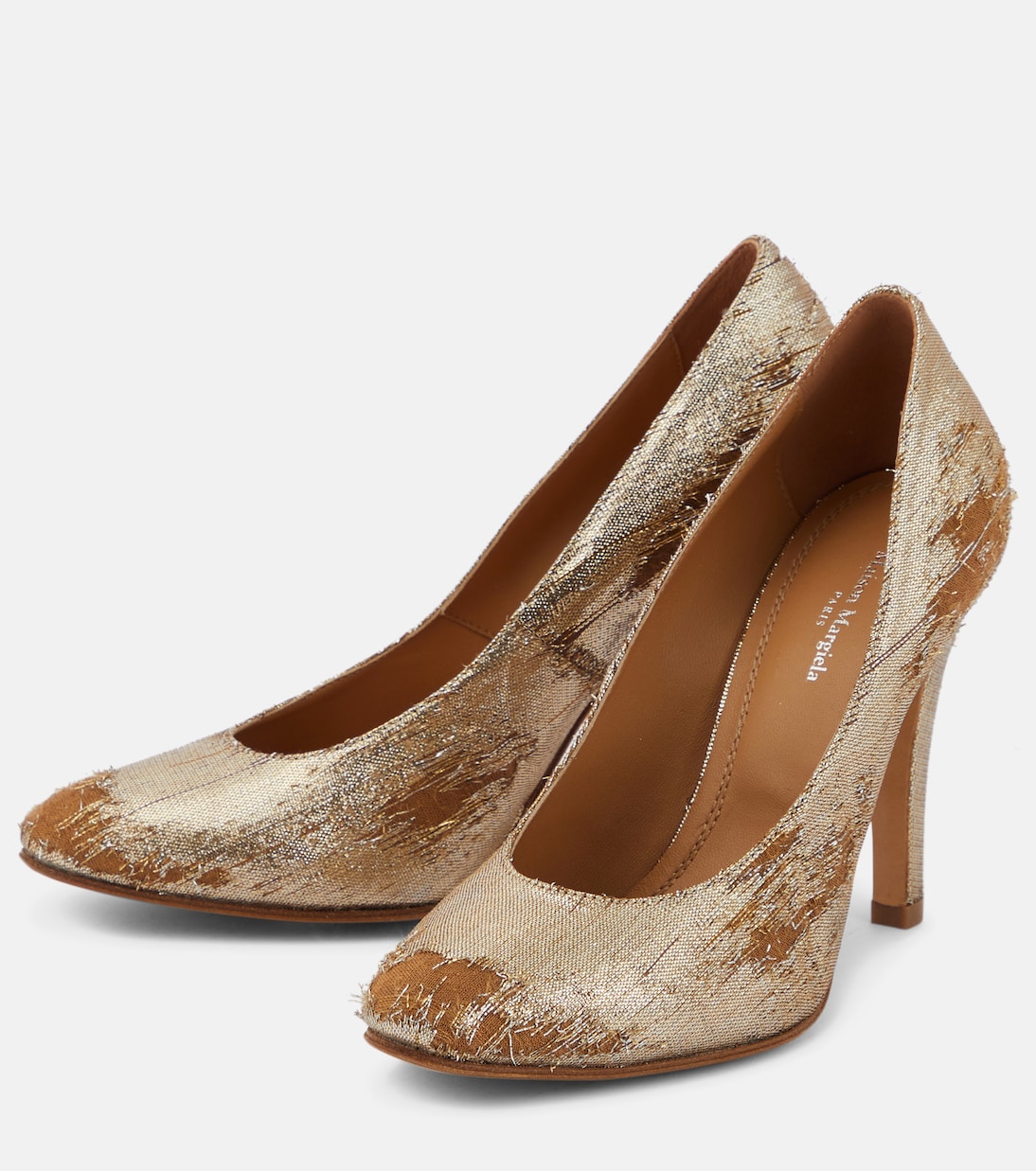 Salones metálicos desgastados | Maison Margiela