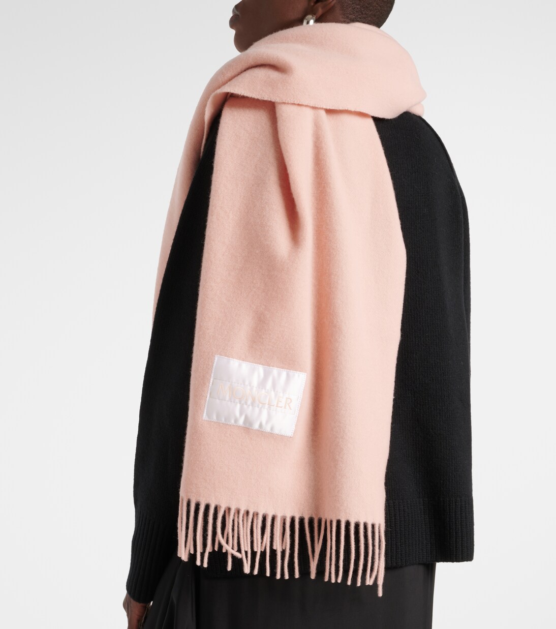 Sciarpa in lana Moncler per giovani, stile e calore invernale
