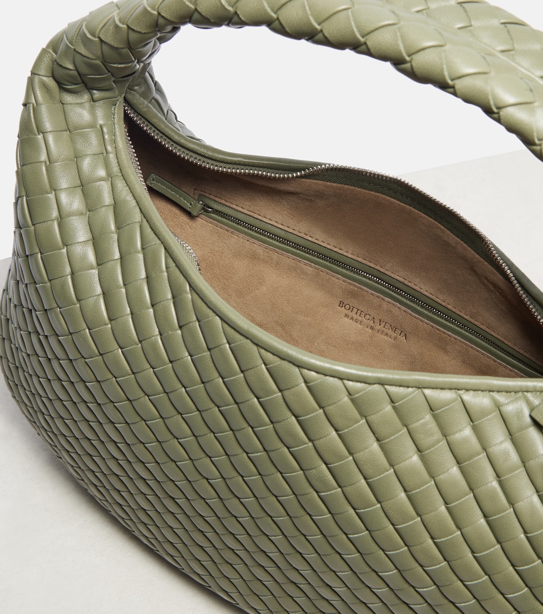 Veneta M号Intrecciato编织皮革单肩包 | Bottega Veneta