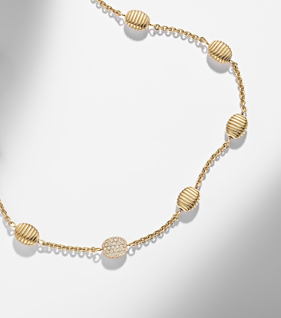 Isla Station 18kt gold necklace with diamonds | Pamela Zamore