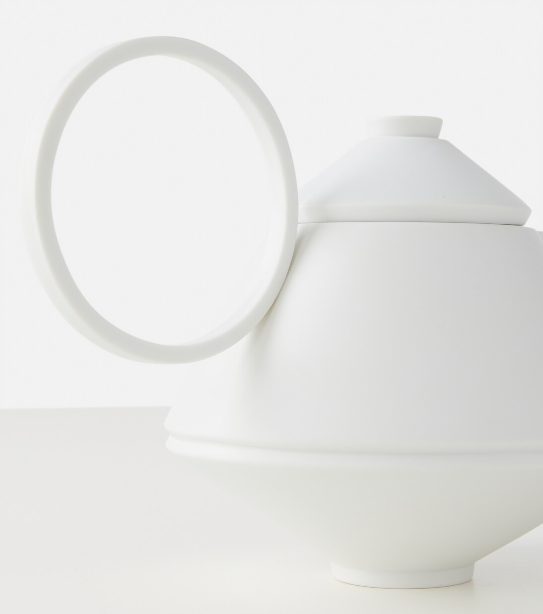 Circle teapot by Alessandra Facchinetti | Editions Milano