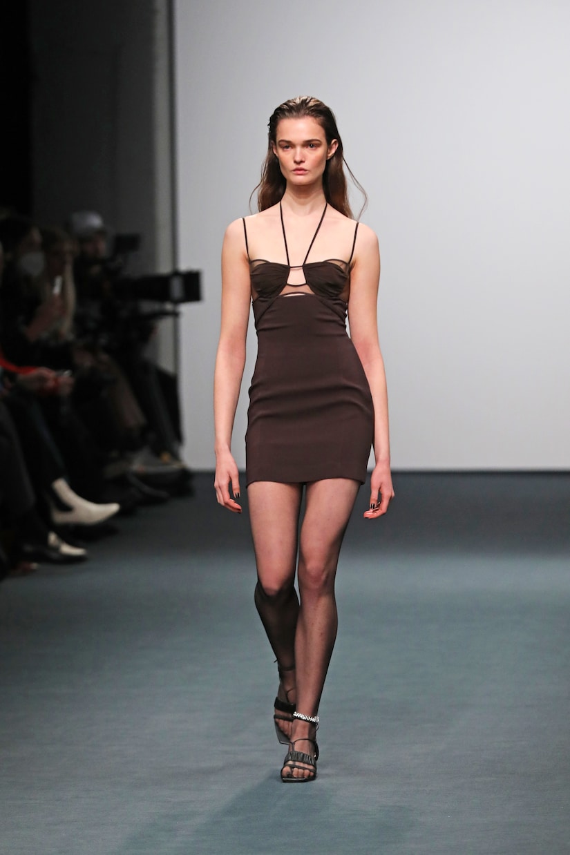 Minikleid mit Cut-outs | Nensi Dojaka
