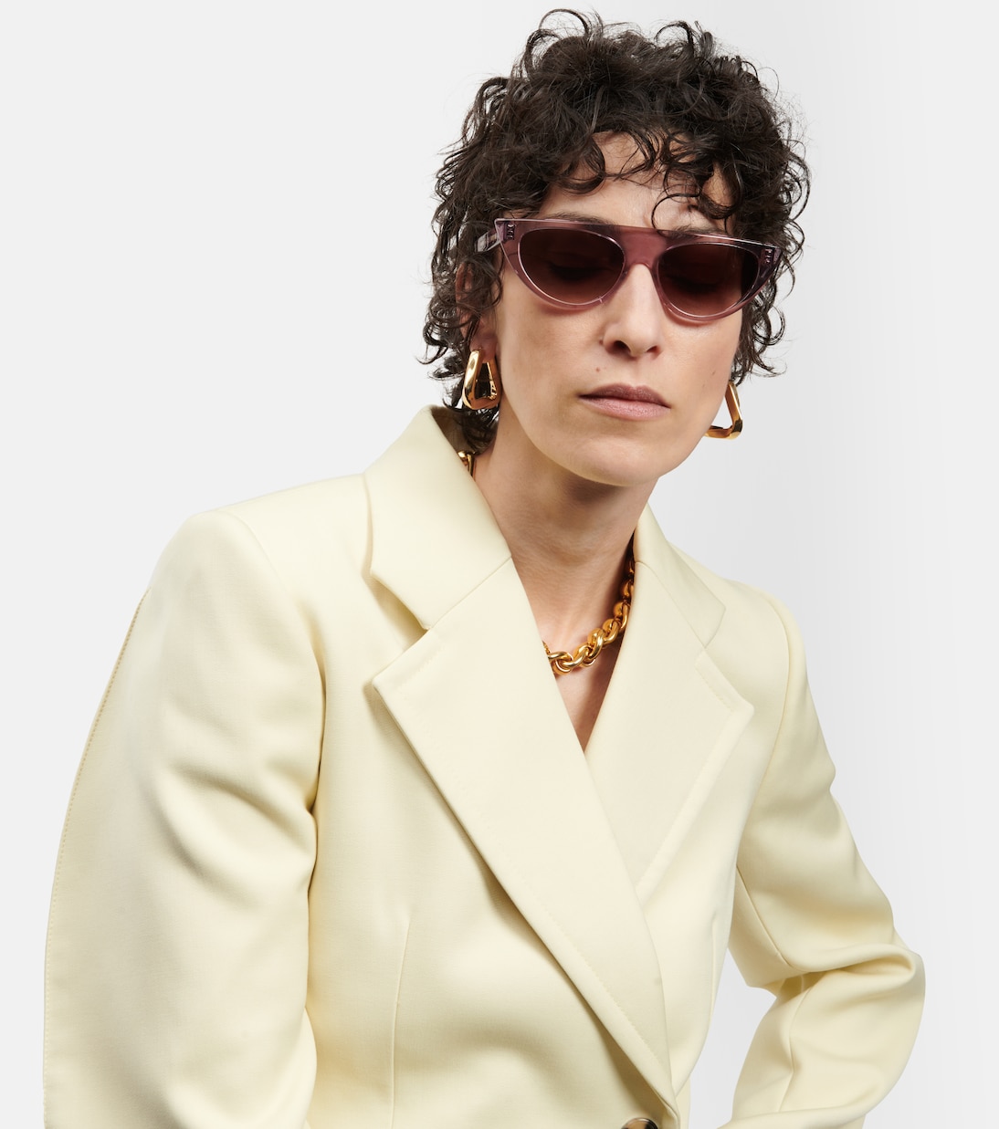 Occhiali da sole CELINE stile cat-eye per un look giovane e alla moda