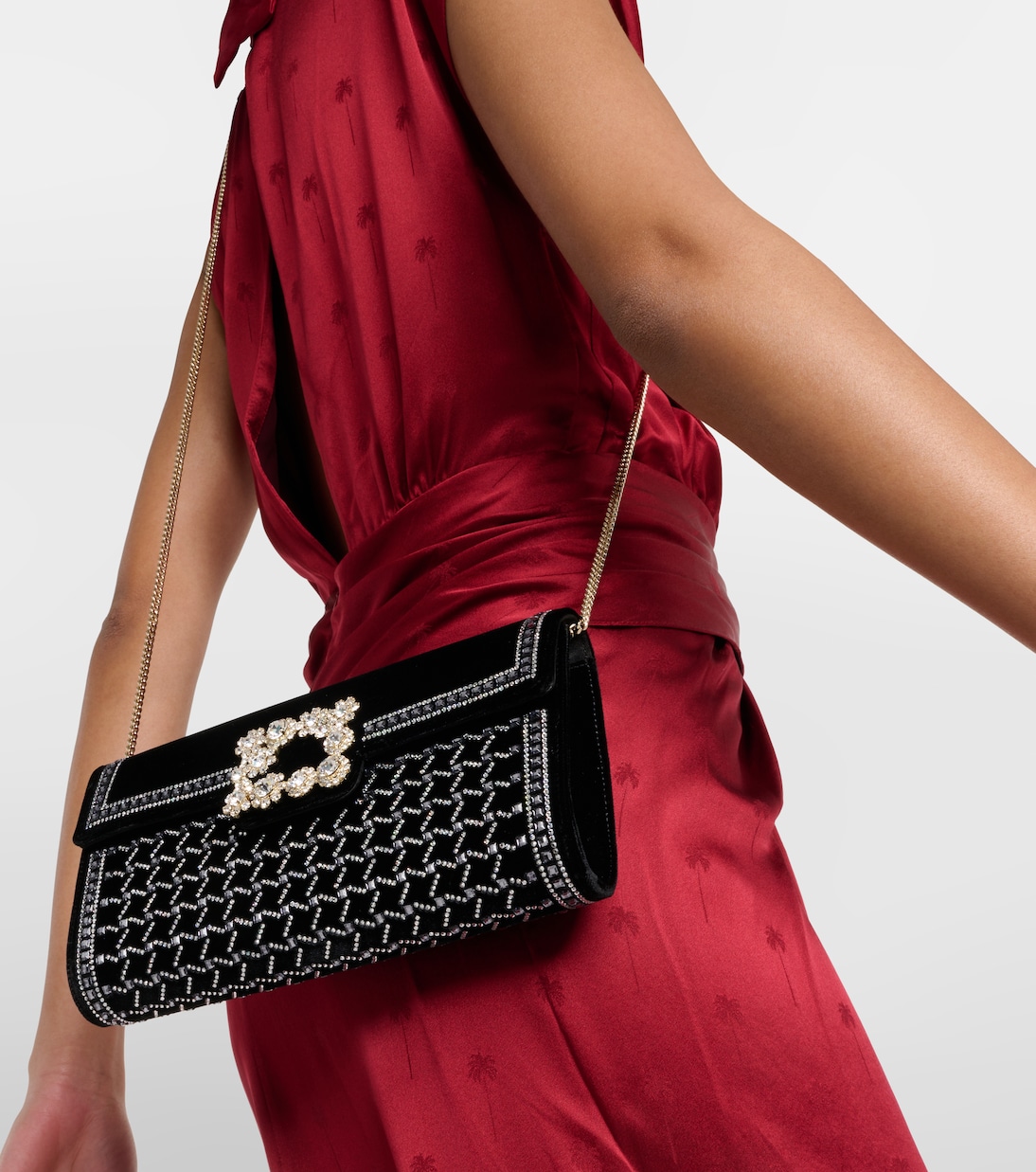 Flower Strass embellished velvet clutch | Roger Vivier