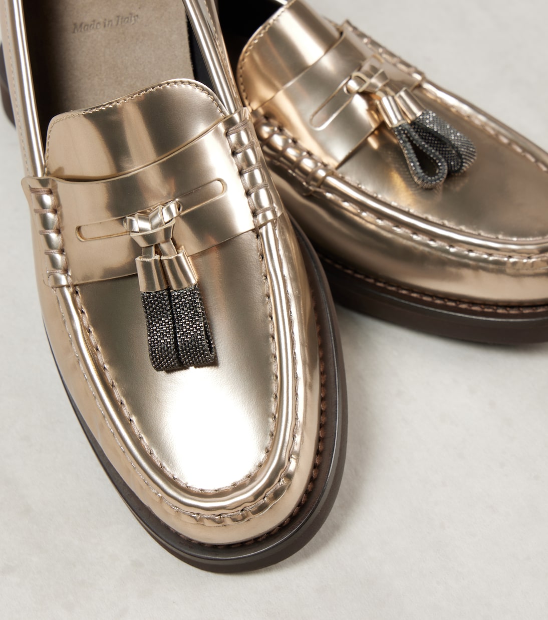 Scarpe mocassino Brunello Cucinelli in pelle metallizzata per uno stile giovane e raffinato