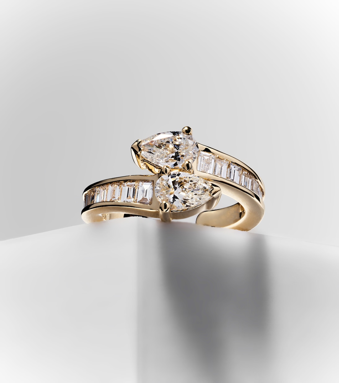 Boucle d'oreille Saturn en or 18 ct et diamants | Anita Ko