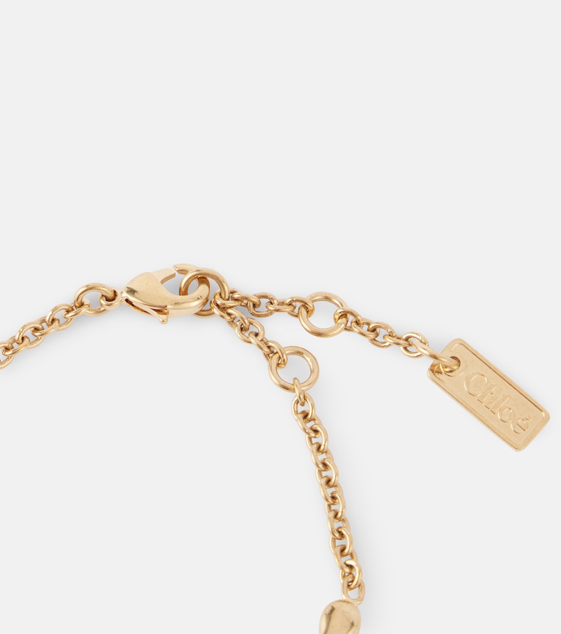 Bracciale Chloé: Accessorio Essenziale per Giovani Stilisti