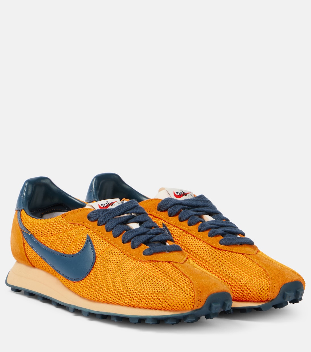 Scarpe da ginnastica NIKE LD-1000 con dettagli in pelle e tomaia in mesh per uno stile giovane e dinamico