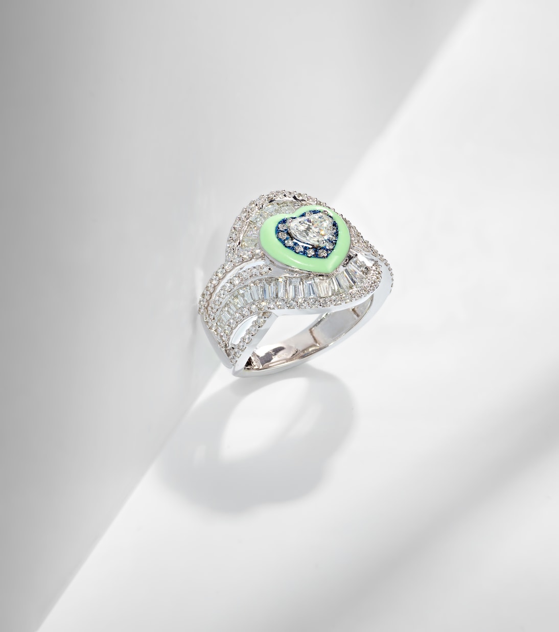 18kt white gold ring with diamonds | Kamyen
