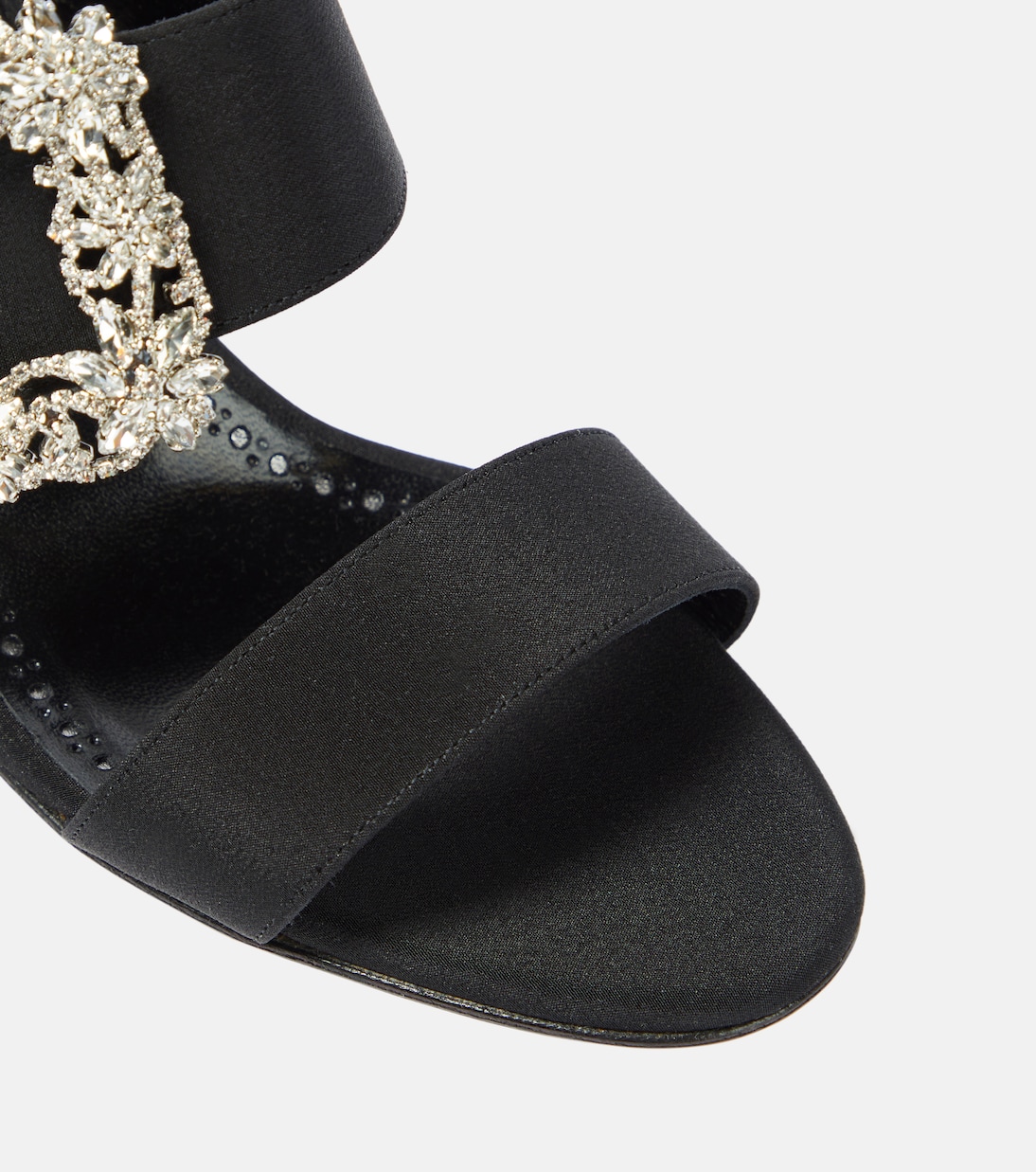 Sandalias Gable de satén adornadas | Manolo Blahnik