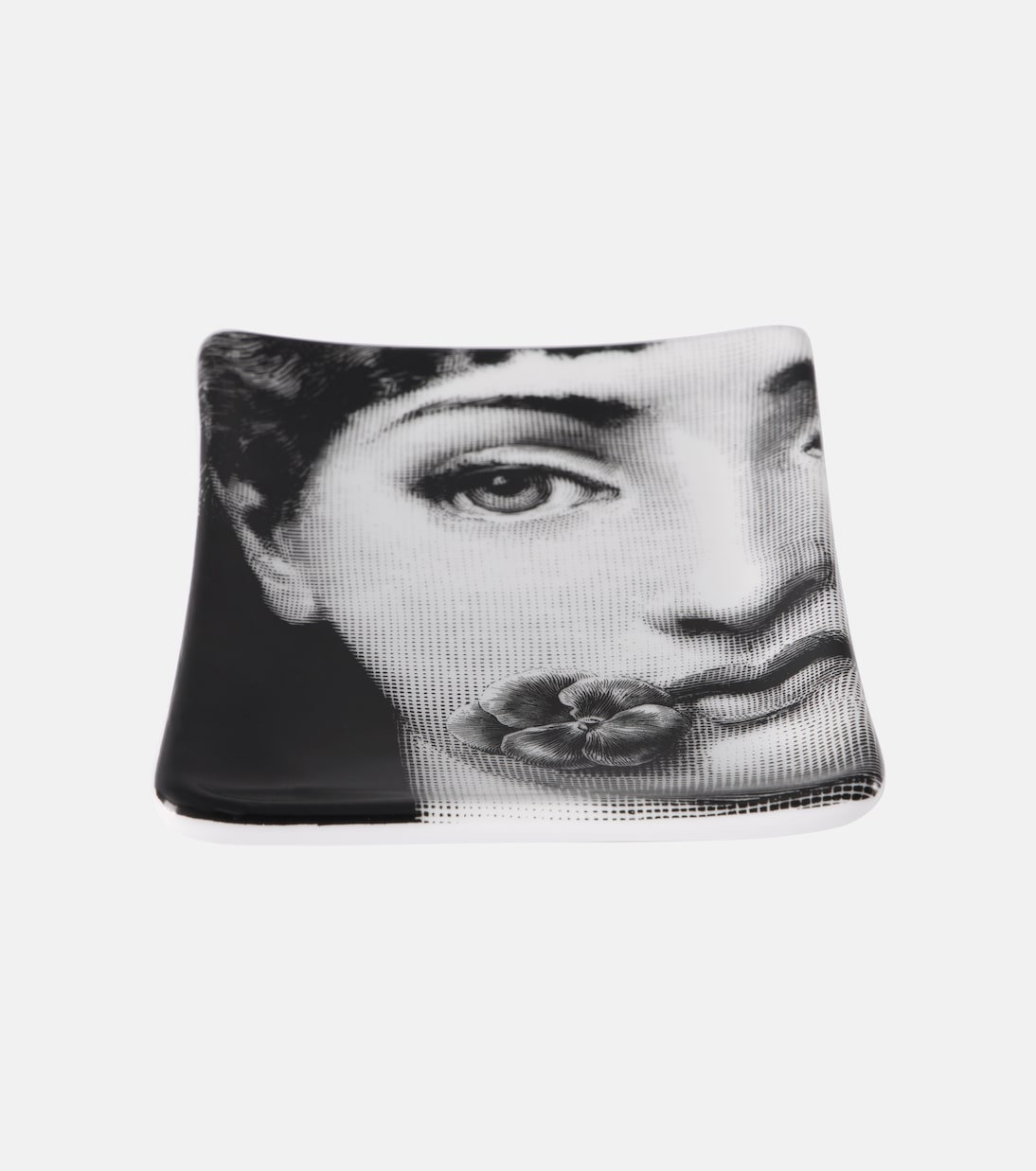 Tema e Variazioni N.137 porcelain ashtray | Fornasetti