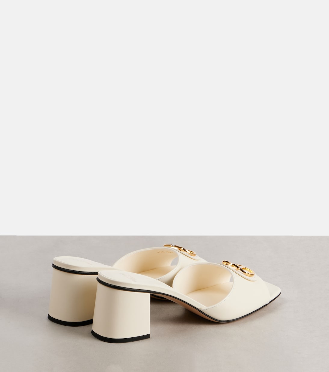 Pantoletten VLogo Signature aus Leder | Valentino Garavani