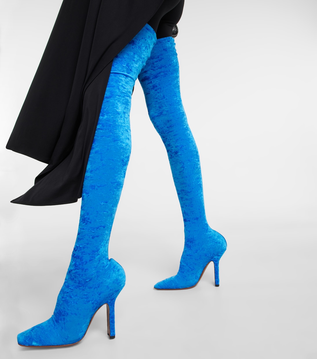 بوت لفوق الركبة من المخمل | Vetements