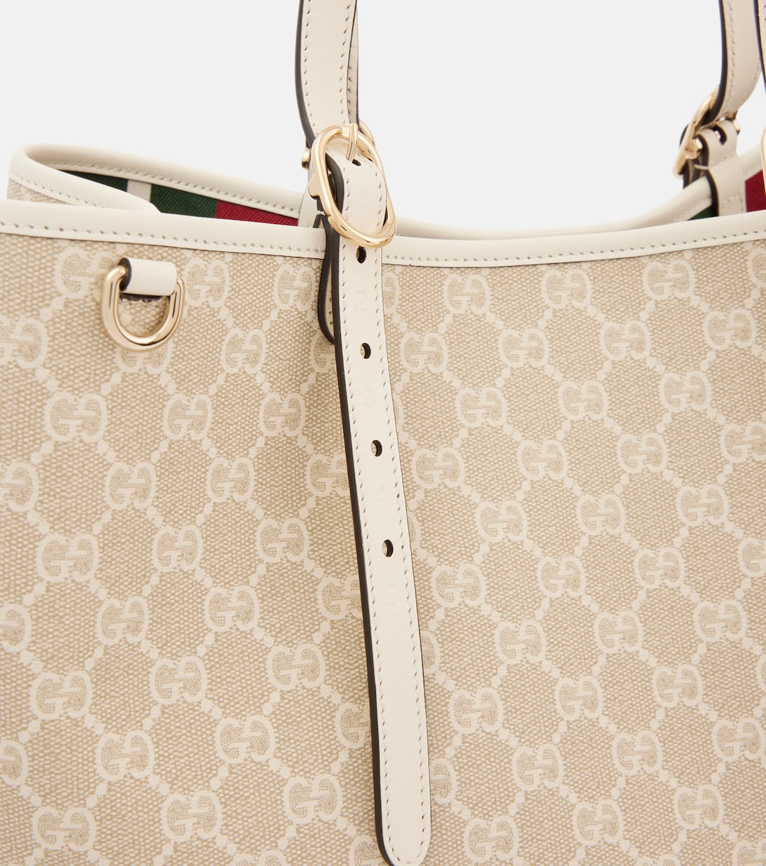 Borsa GG Emblem Medium con pelle | Gucci