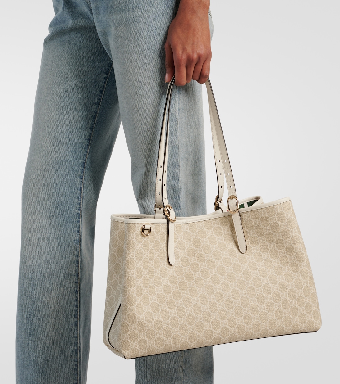 Borsa GG Emblem Medium con pelle | Gucci
