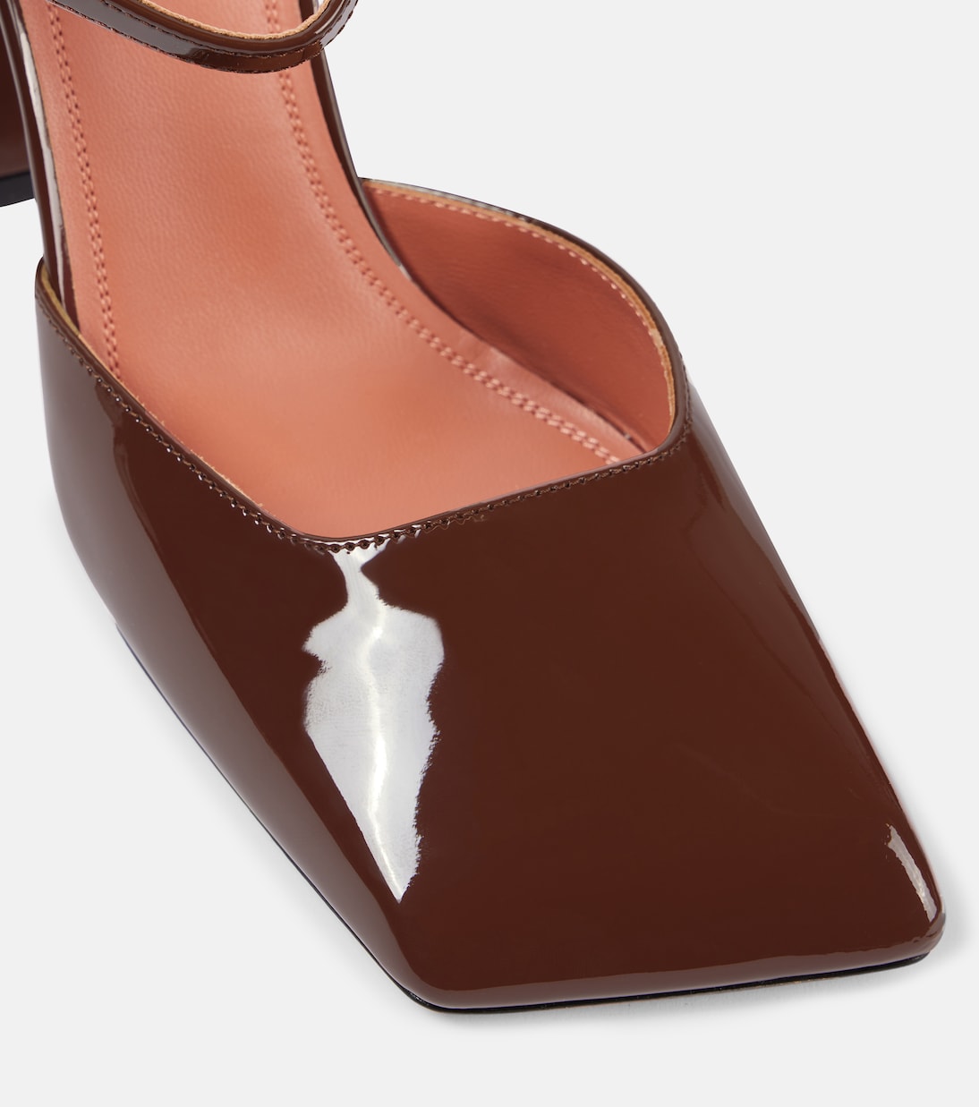 Scarpe col tacco Charlotte 95 in vernice di Amina Muaddi, stile giovane e trendy