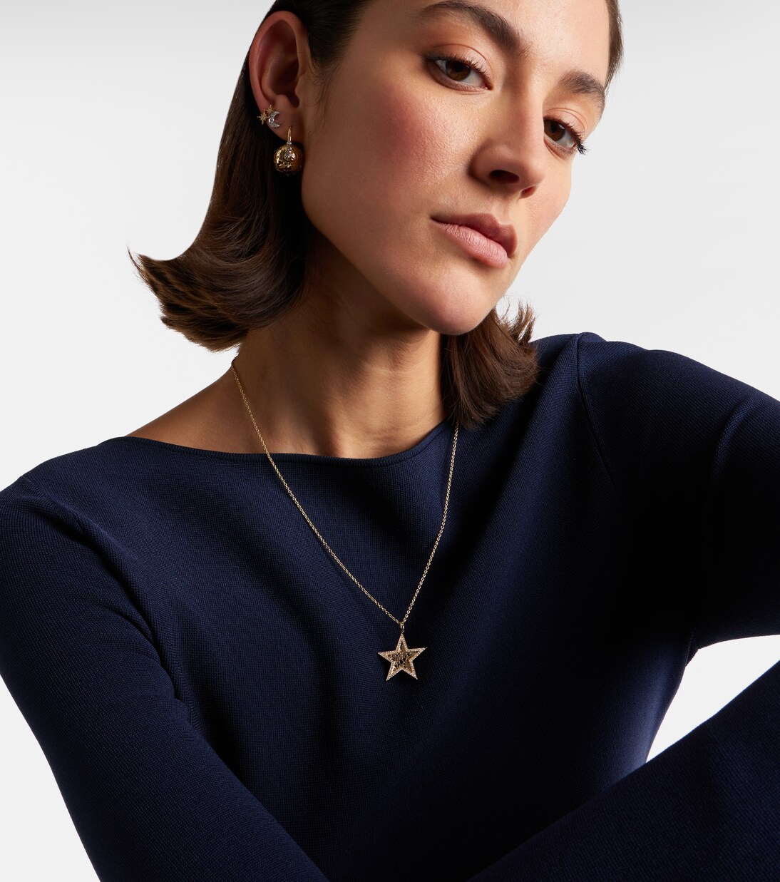 Icon Wallpaper Star 14kt gold pendant necklace with diamonds | Sydney Evan