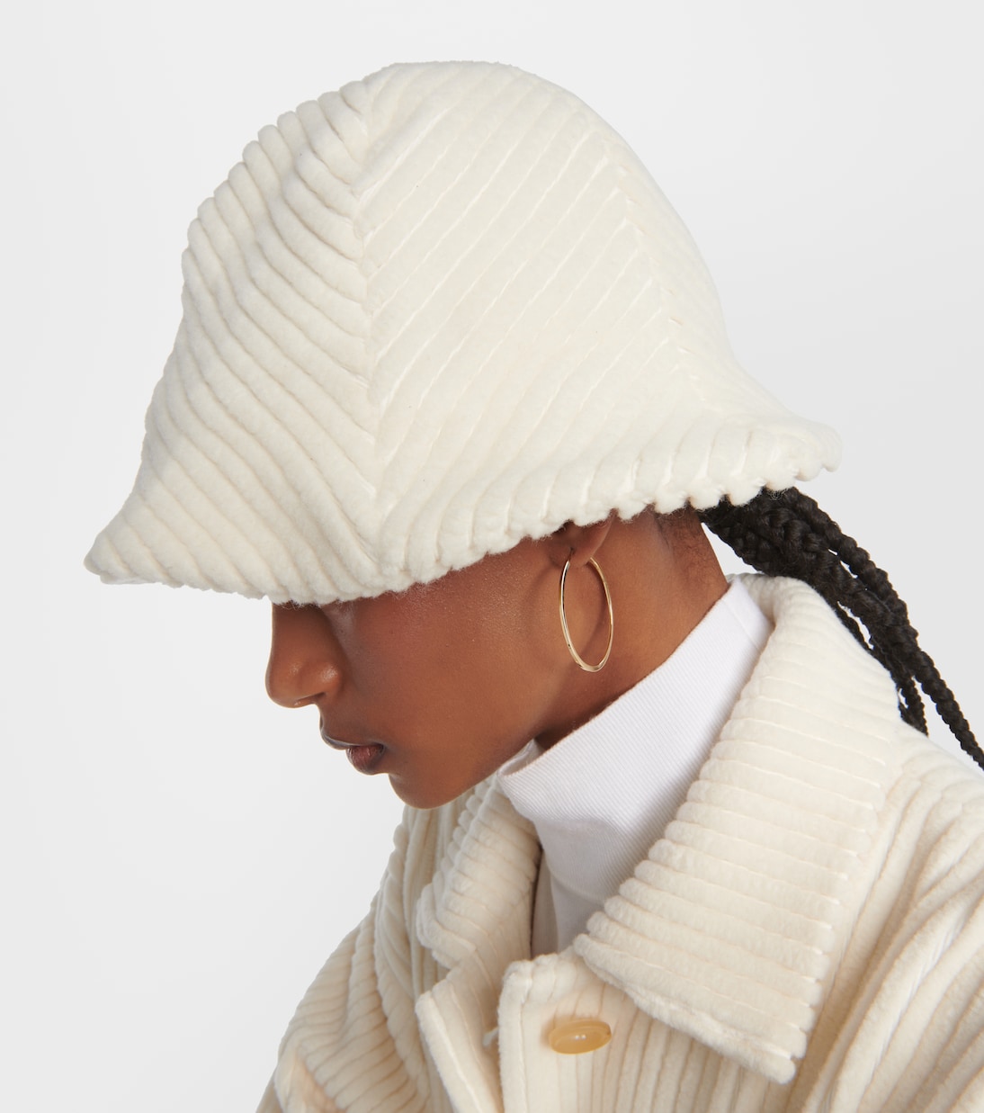 Cappello a secchiello LORO PIANA in lana e cotone per uno stile giovane e fresco
