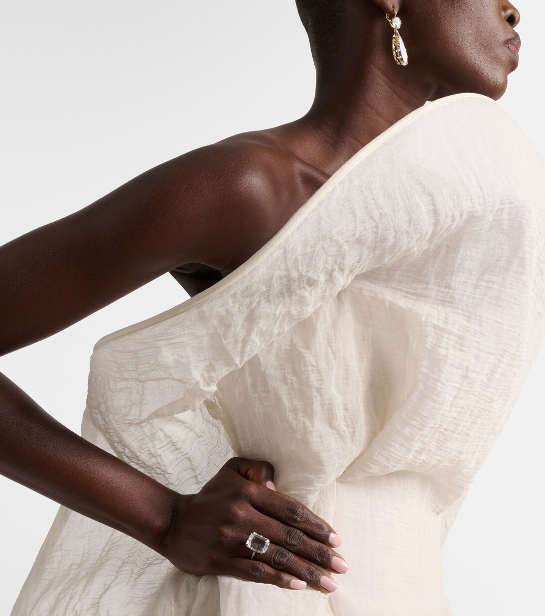 Anillo Oblong de oro blanco de 18 ct con topacio y diamantes | Ileana Makri