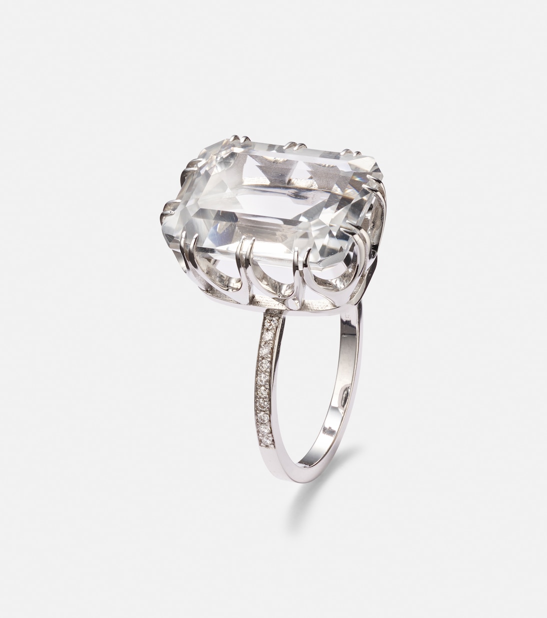 Anillo Oblong de oro blanco de 18 ct con topacio y diamantes | Ileana Makri