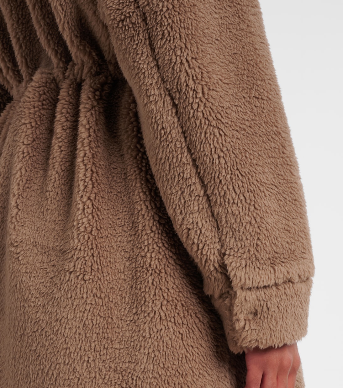 Mantel Logan | Varley