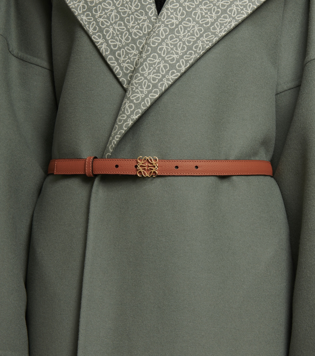 Cintura in pelle Anagram by LOEWE per uno stile giovane e trendy
