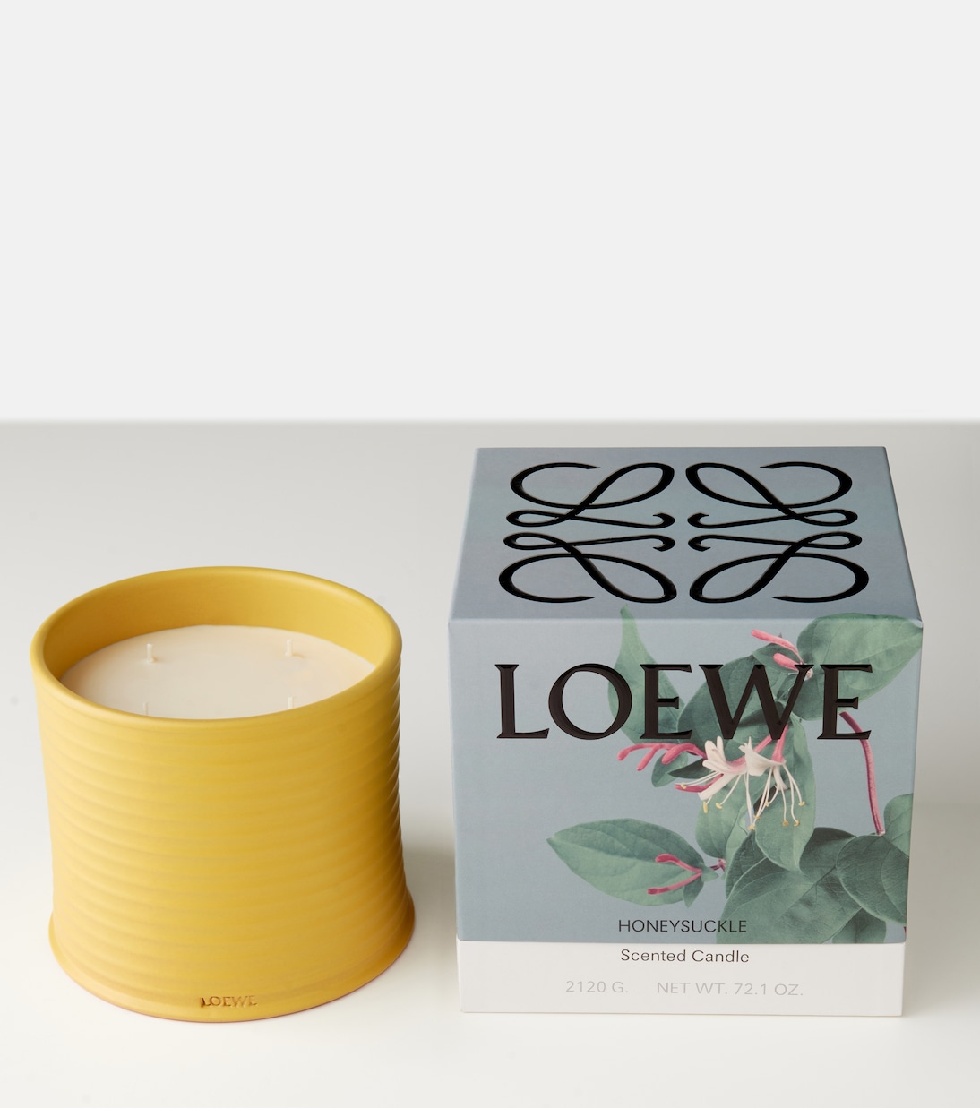 Honeysuckle Large scented candle | Loewe Home Scents