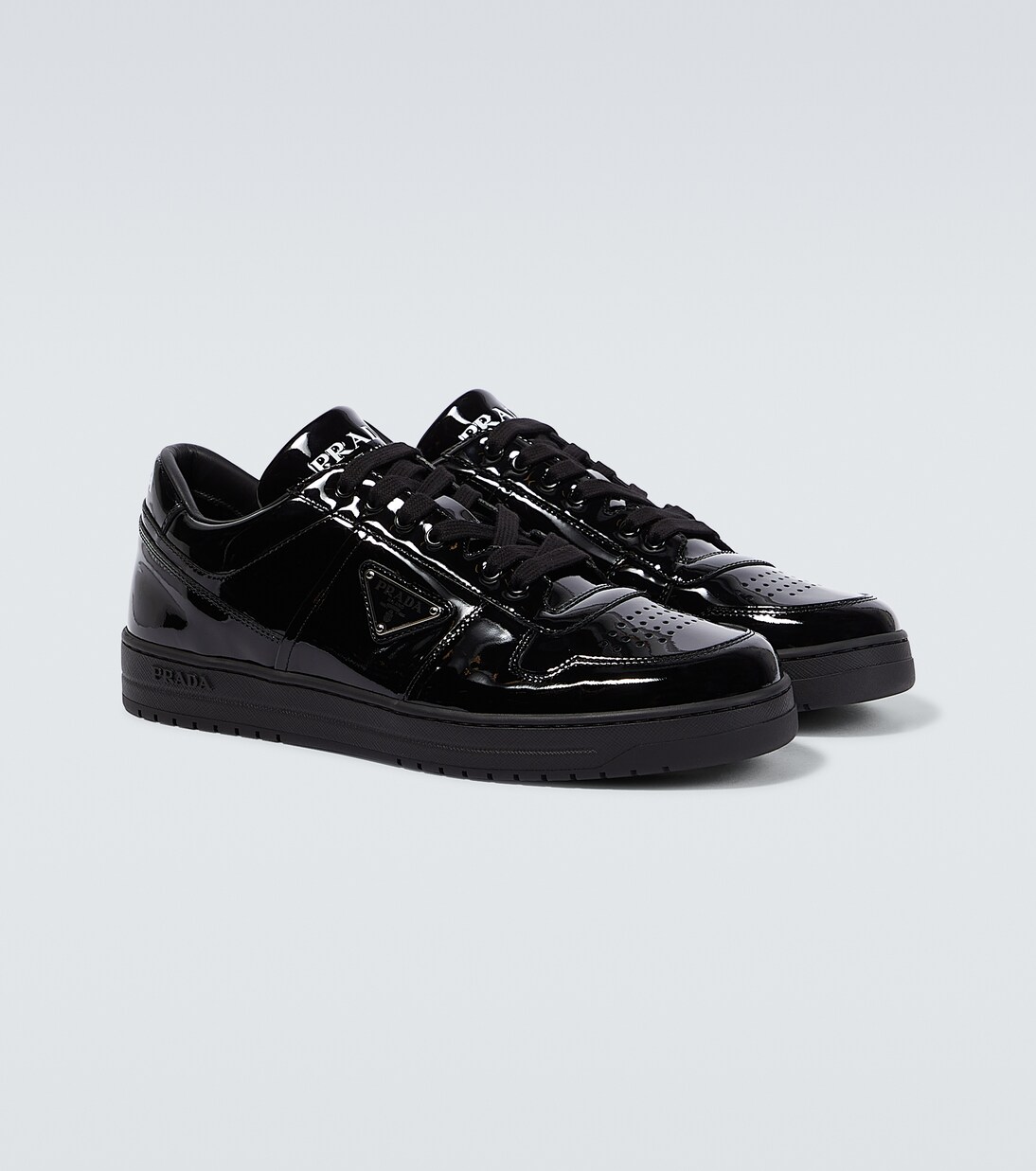 Sneakers Downtown aus Lackleder in Schwarz Prada Mytheresa