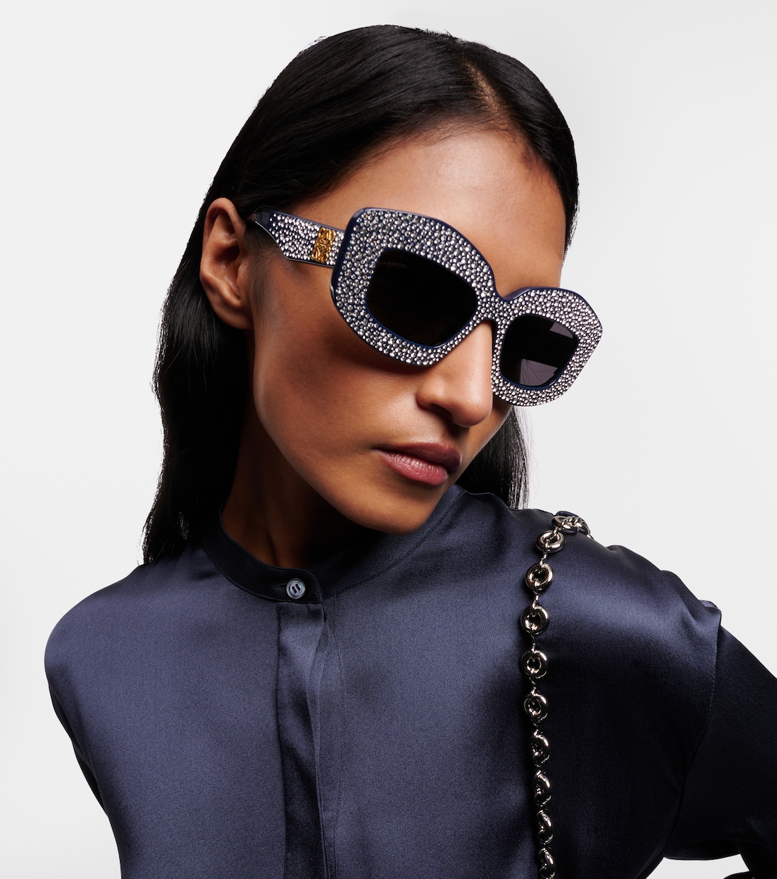 Occhiali da sole LOEWE con dettagli Pavé e design squadrato per uno stile giovane e audace