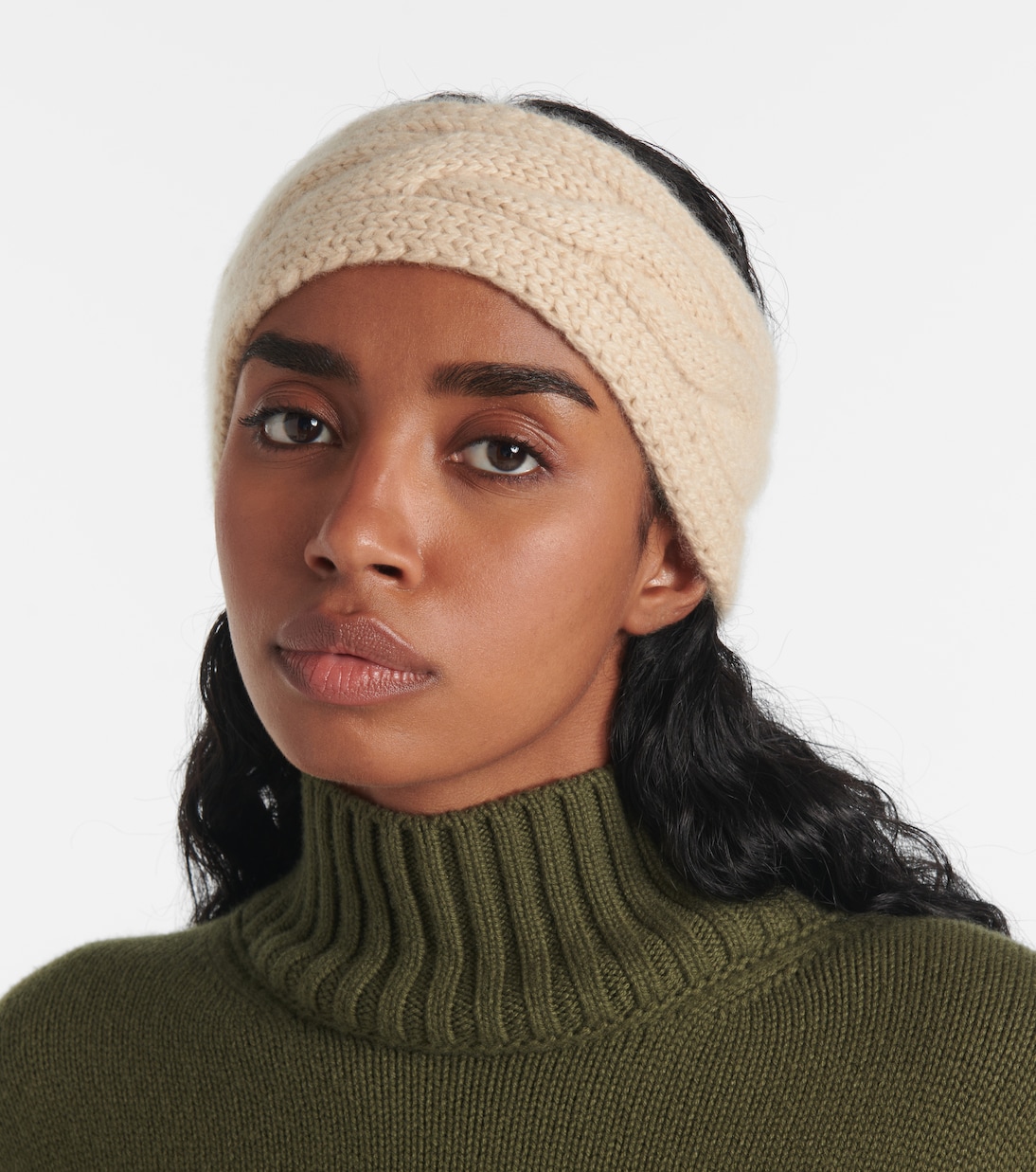 Fascia in cashmere a trecce Loro Piana per uno stile giovane e raffinato