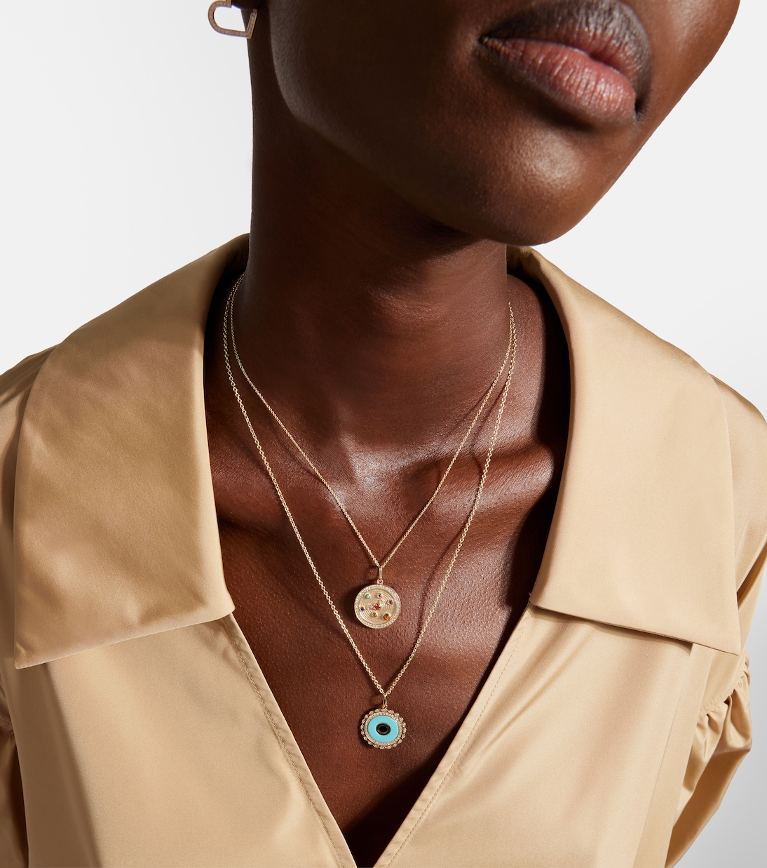 Collar con colgante The Universe Coin de oro de 14 ct con piedras | Sydney Evan