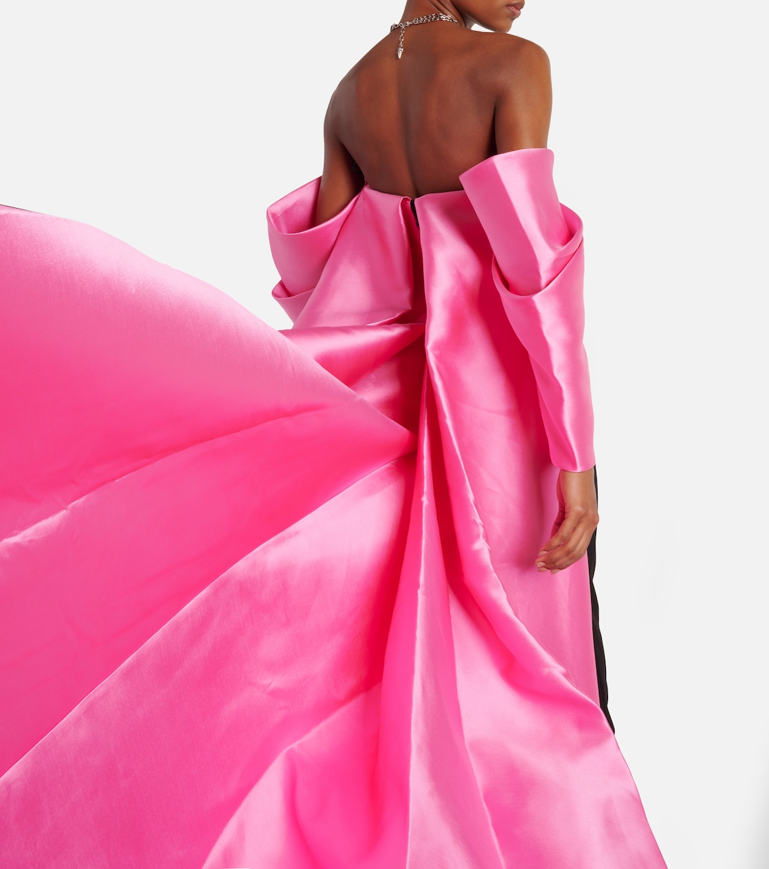 Robe Kyla aus Twill und Crêpe | Solace London