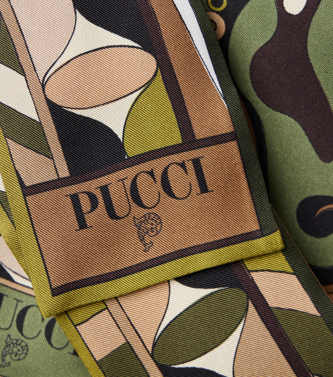 Foulard in seta stampata PUCCI per uno stile giovane e audace
