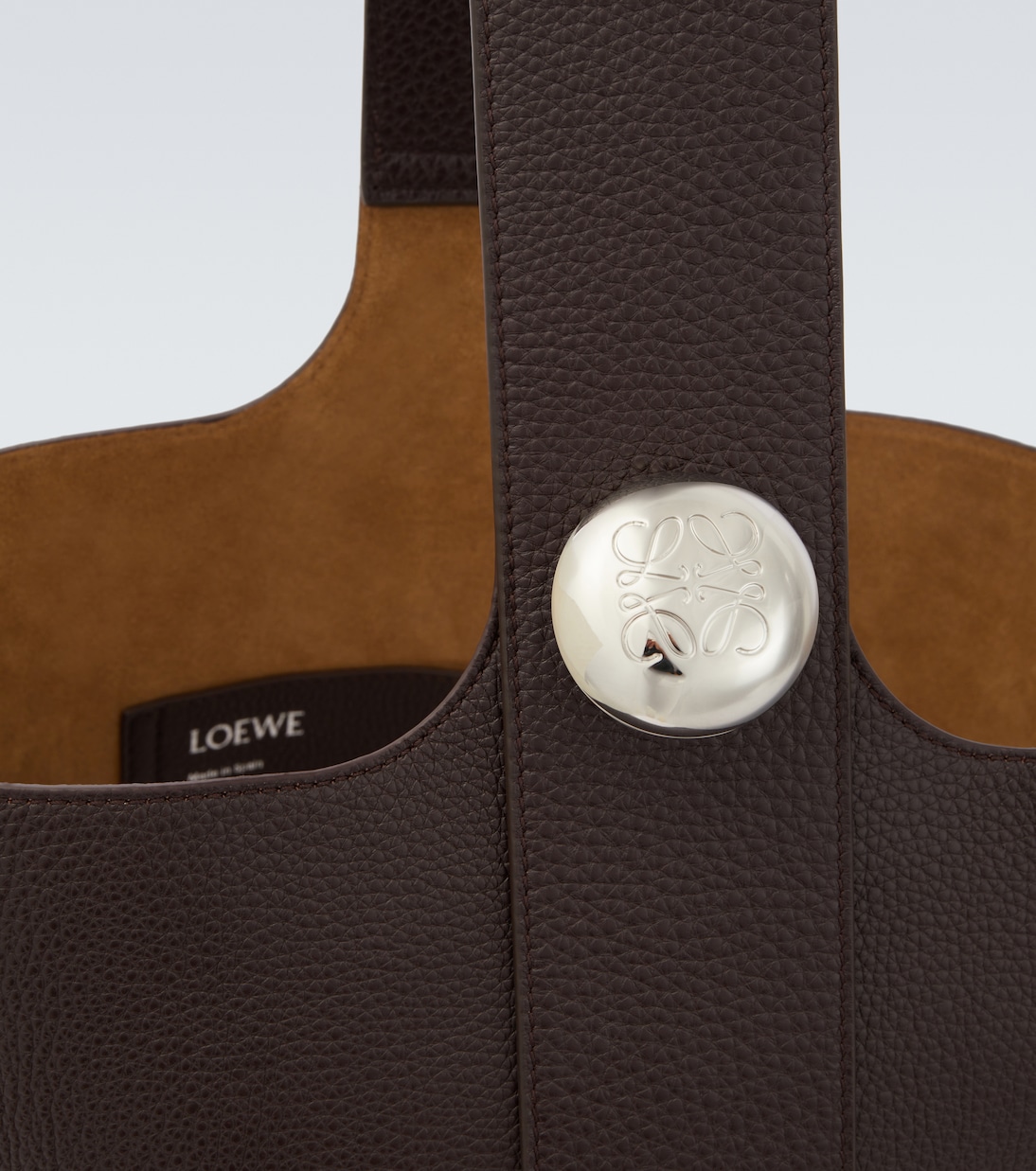 Pebble Large leather bucket bag | Loewe