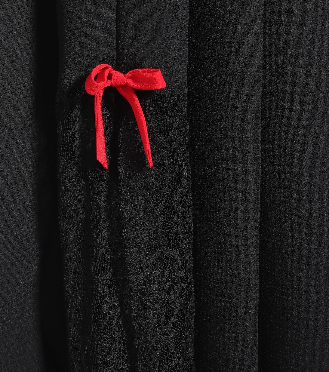 Abito in Seta Miu Miu con Scollo a V per Giovani Stilose