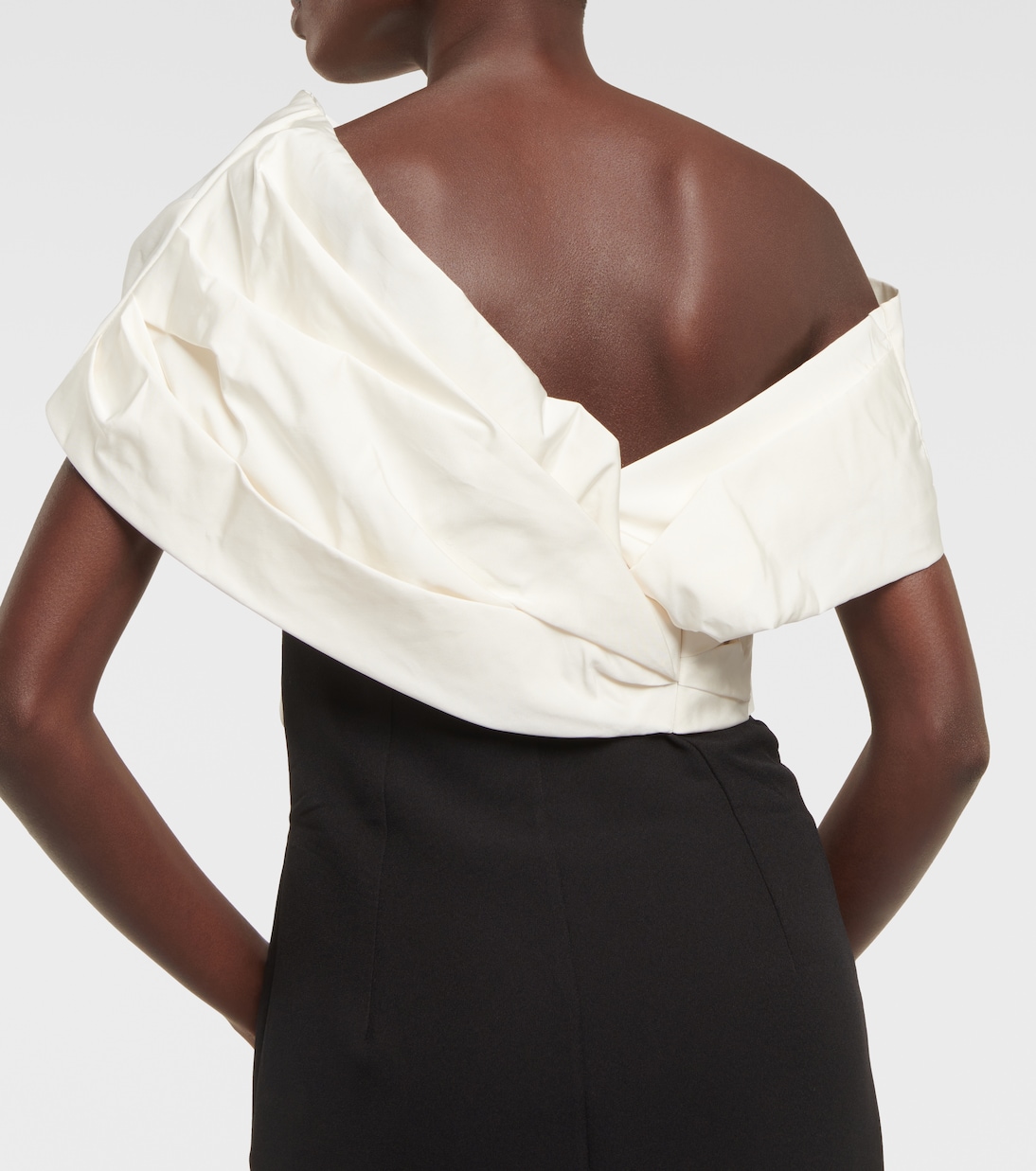 Robe Lerena Vista aus Crêpe | Safiyaa