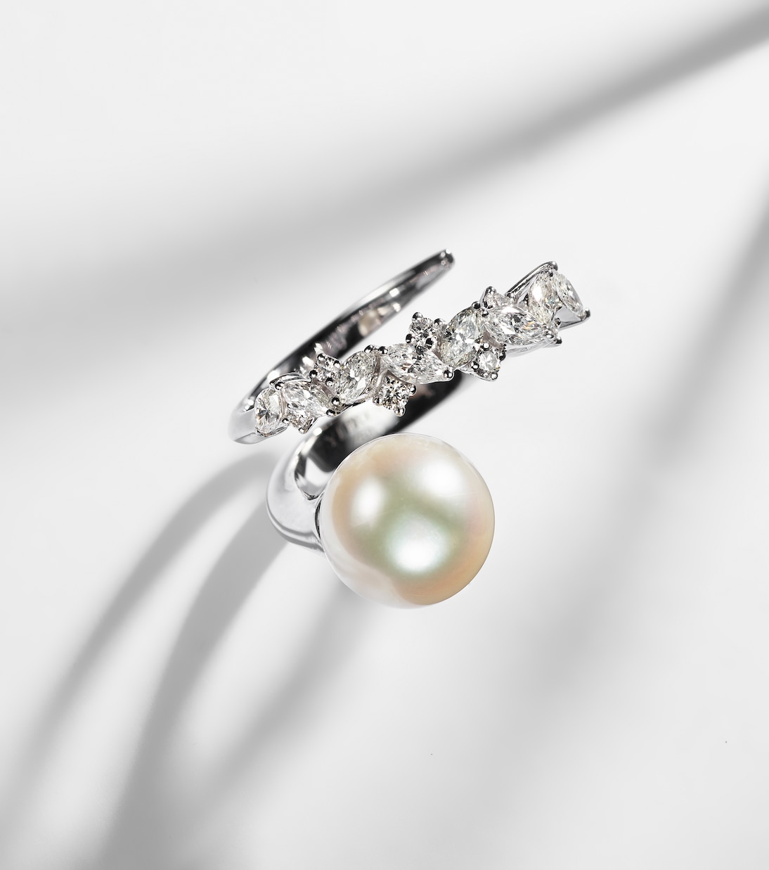 Bague en or blanc 18 ct, diamants et perle | Yeprem