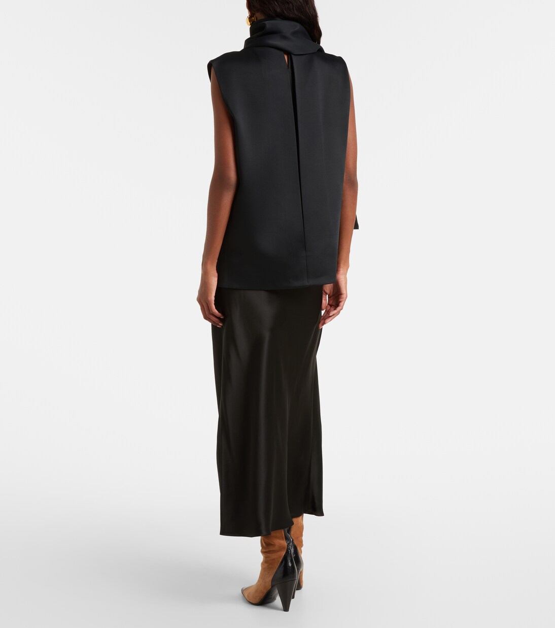 Loe 스카프 디테일 크레이프 새틴 탑 | Khaite