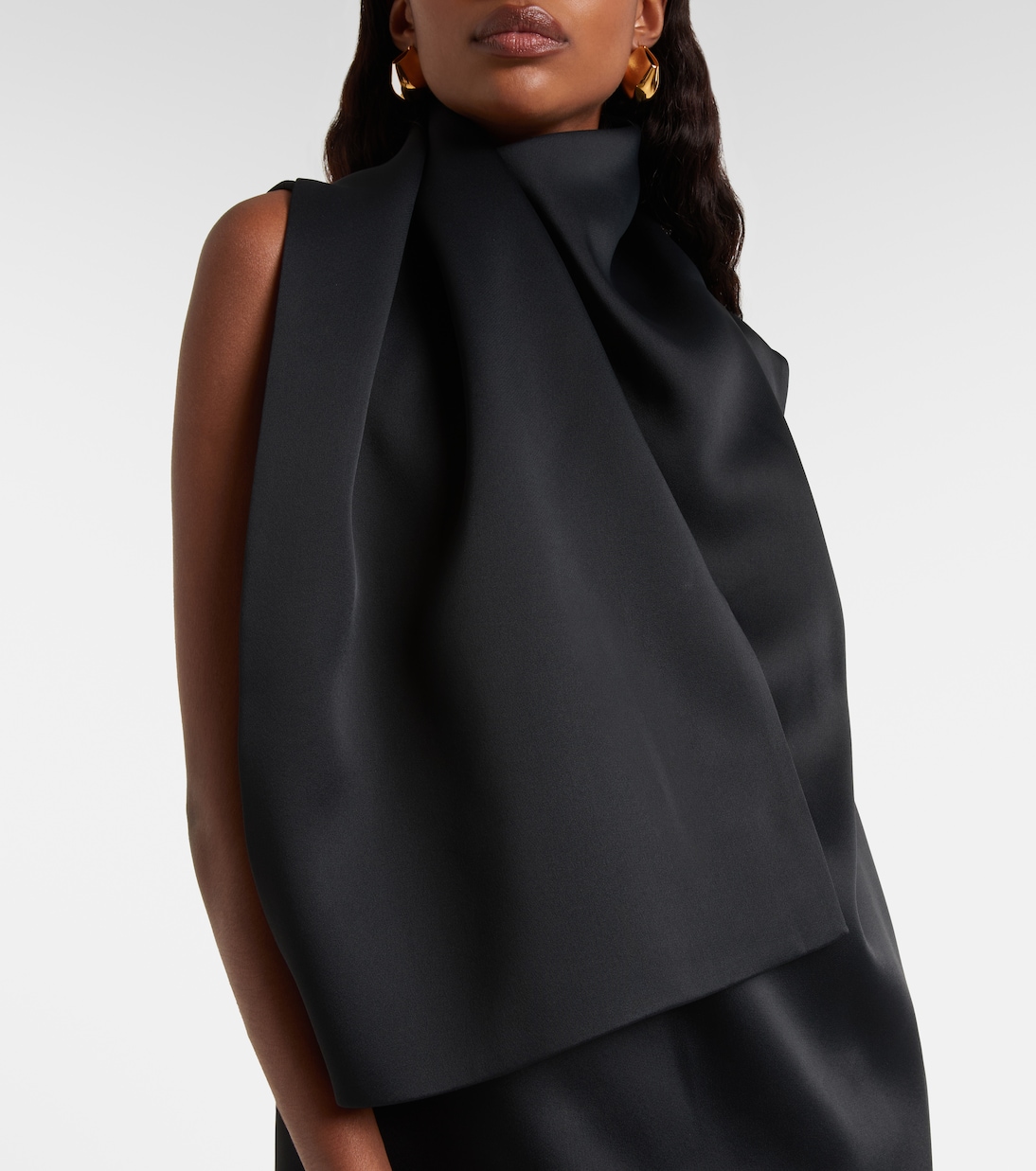 Loe 스카프 디테일 크레이프 새틴 탑 | Khaite