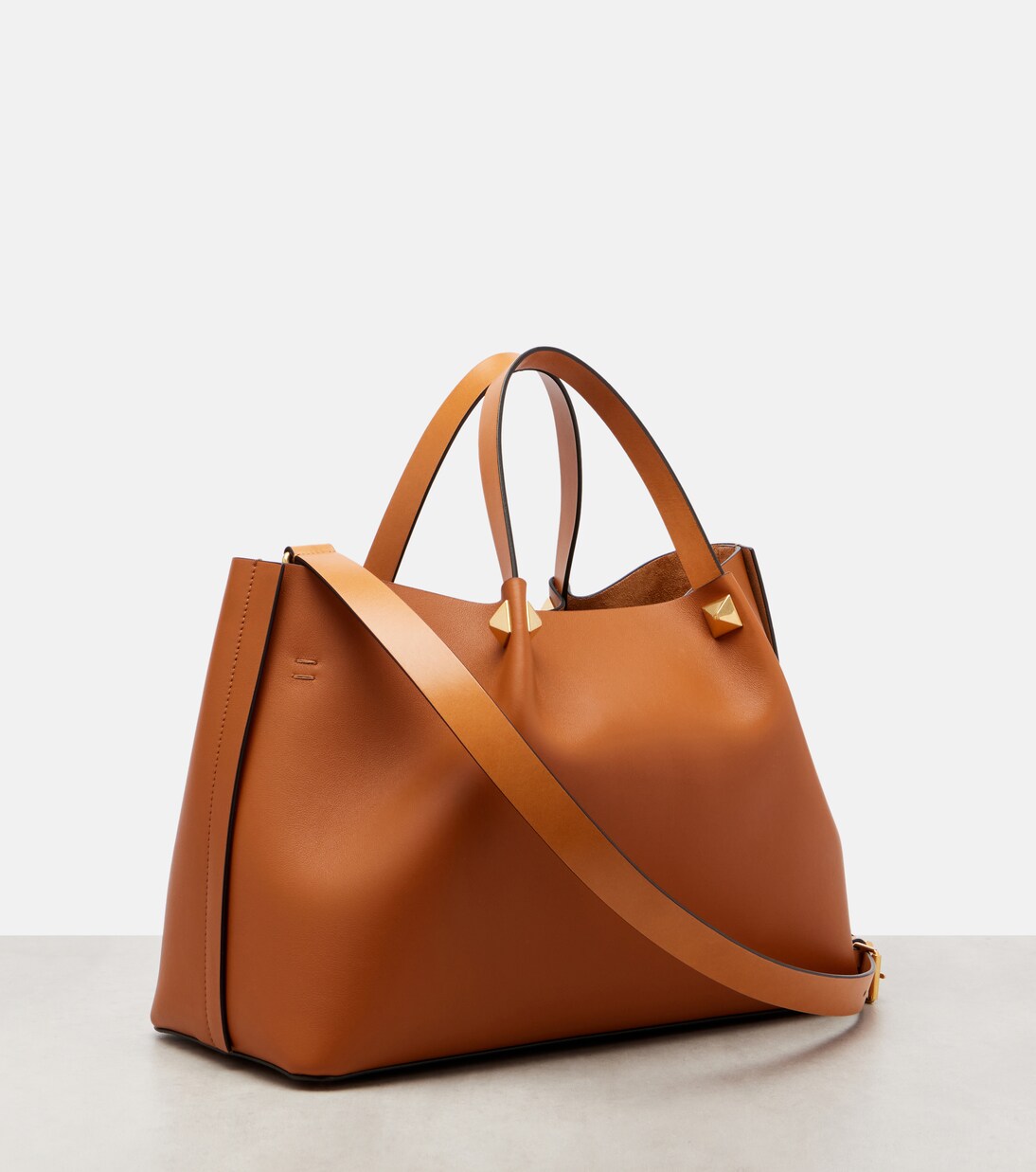 Tote Bag VLogo Medium aus Leder | Valentino Garavani