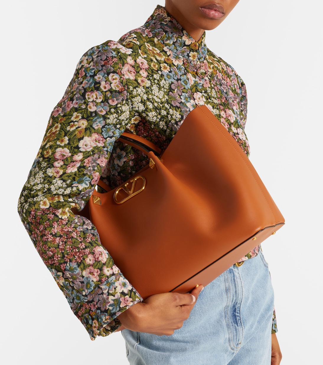 Tote Bag VLogo Medium aus Leder | Valentino Garavani