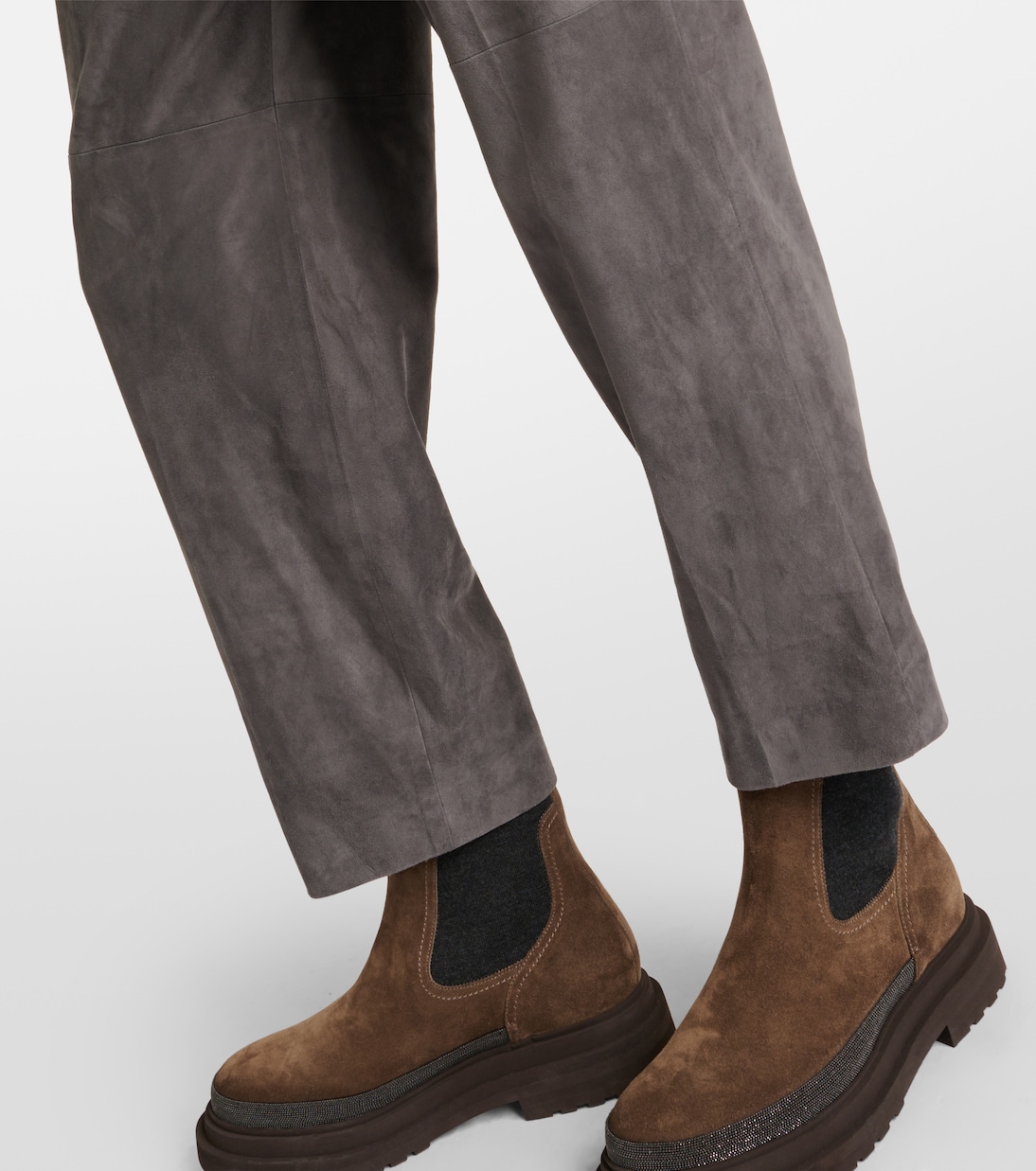 Pantaloni regular in suede | Brunello Cucinelli